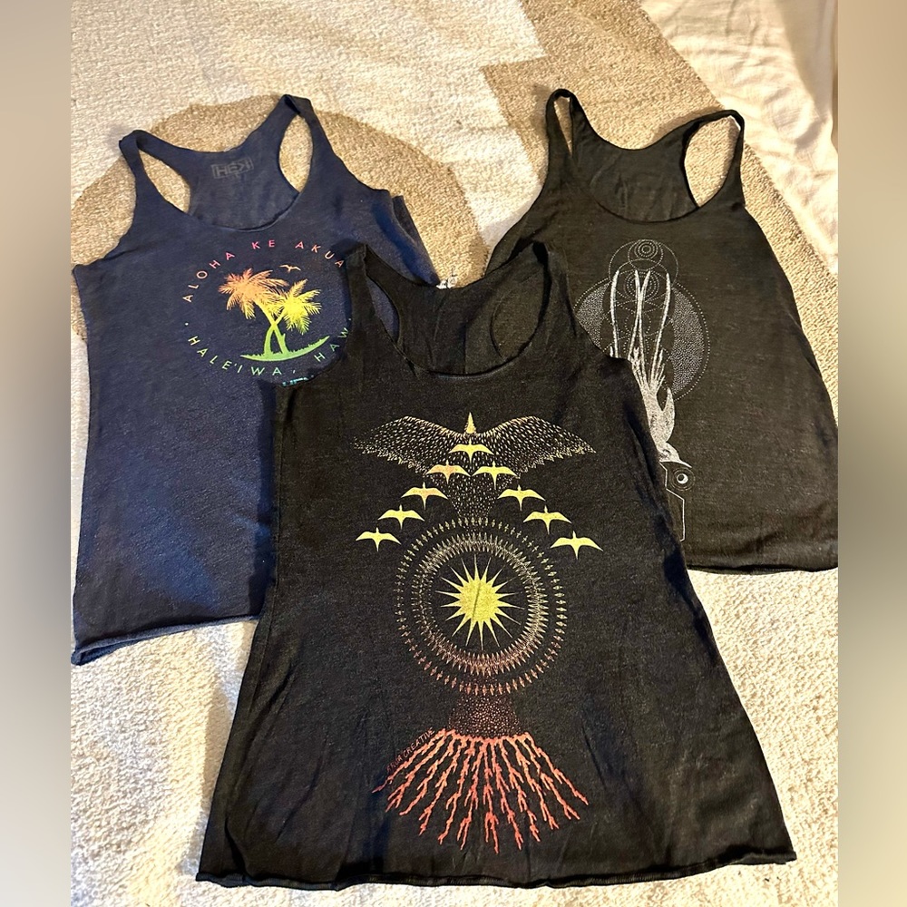 3 pack Hawaii brand Tanks Small